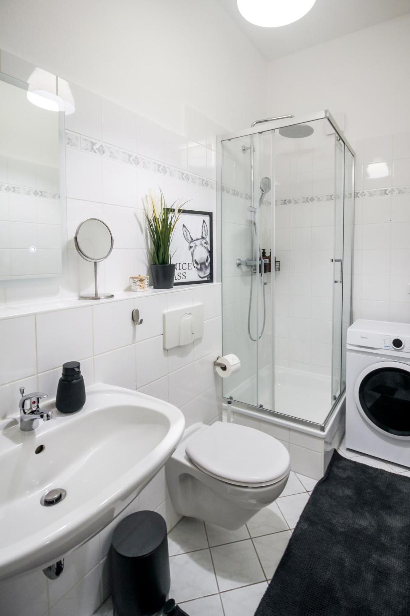 Ferienwohnung Lorenz Mit Kostenlosem Parkplatz Netflix Boxspringbett Kueche Magdeburg Exterior photo